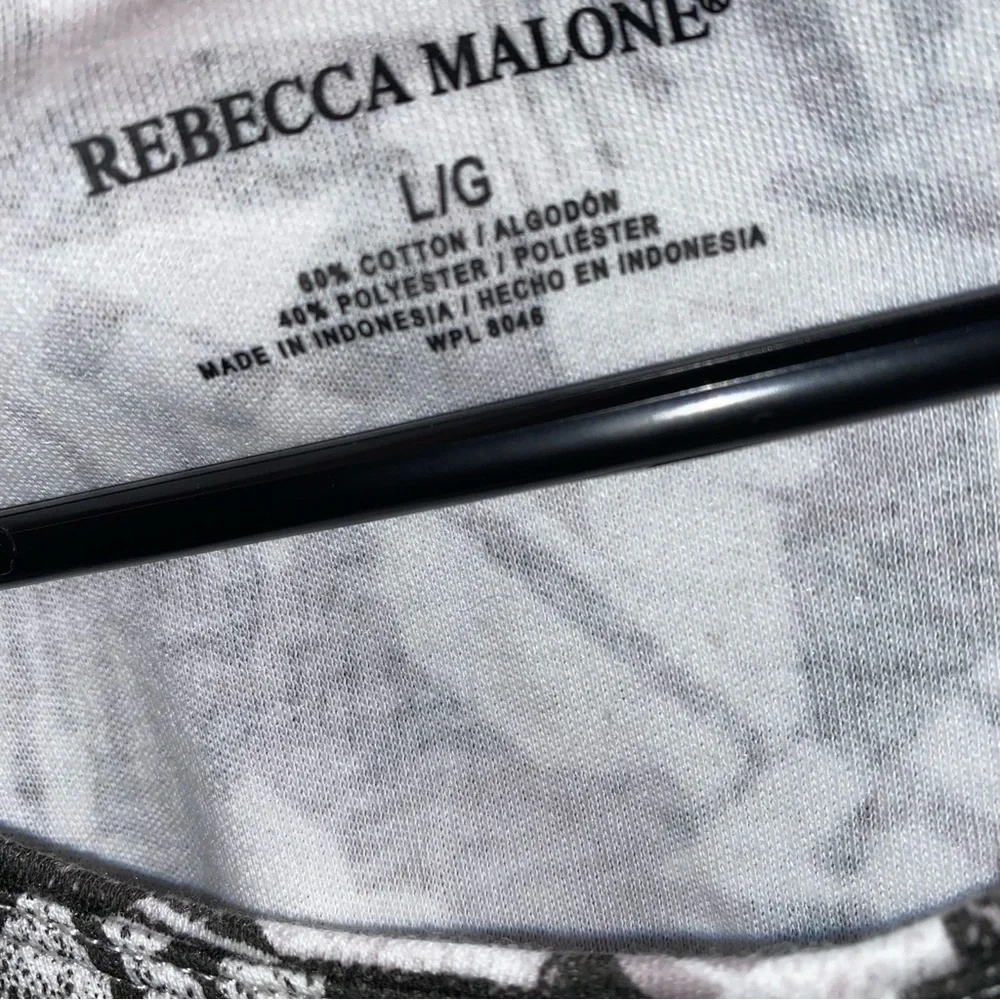 Rebecca Malone Women Top  L Black White Gray Geometric Scoop Neck 3/4 Sleeve. - Picture 2 of 4